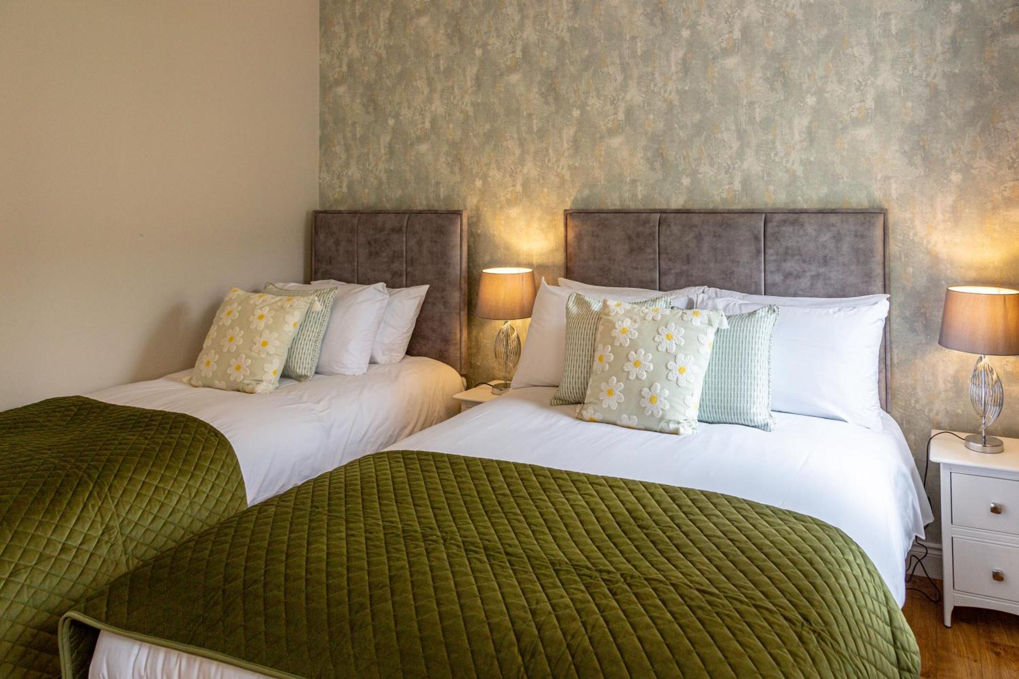 No 1 Killarney Holiday Village Vacation Home Экстерьер фото